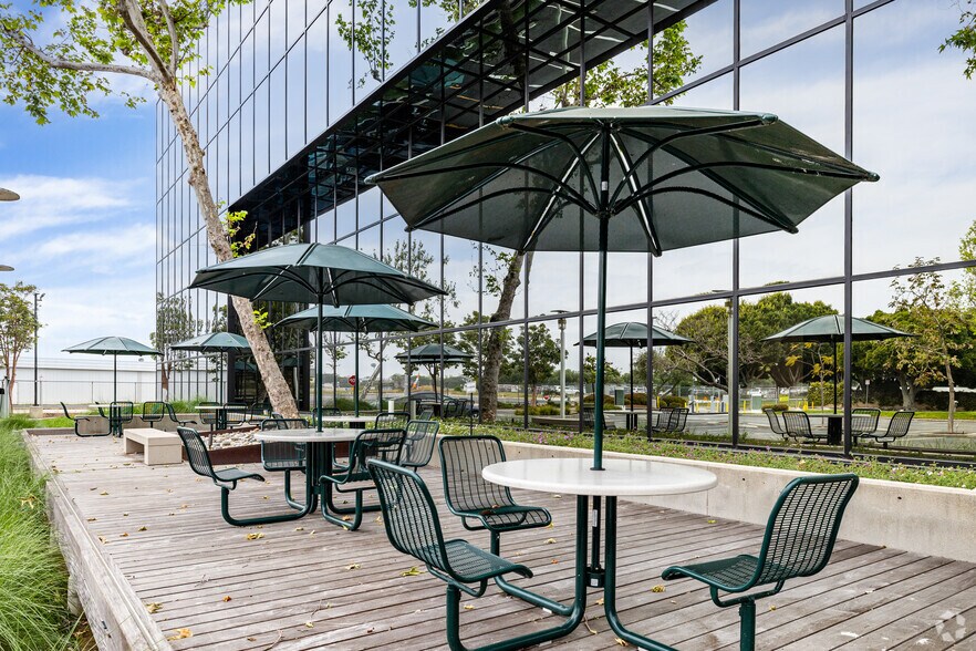 More Photos Of 3420 Ocean Park Blvd, Santa Monica Office For Lease