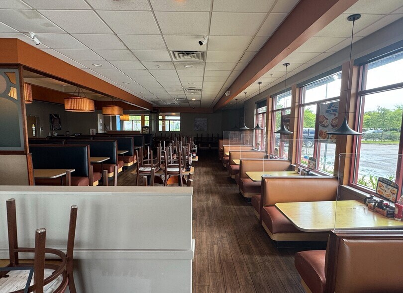 More Photos Of 11475 Cinema Dr, Diberville Restaurant For Sale