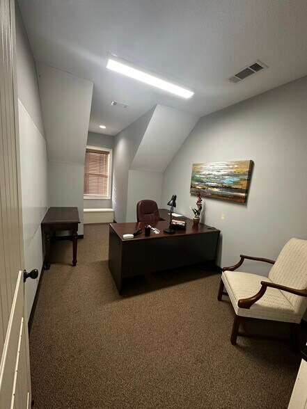 More Photos Of 505 Avalon Way, Brandon Office For Sale