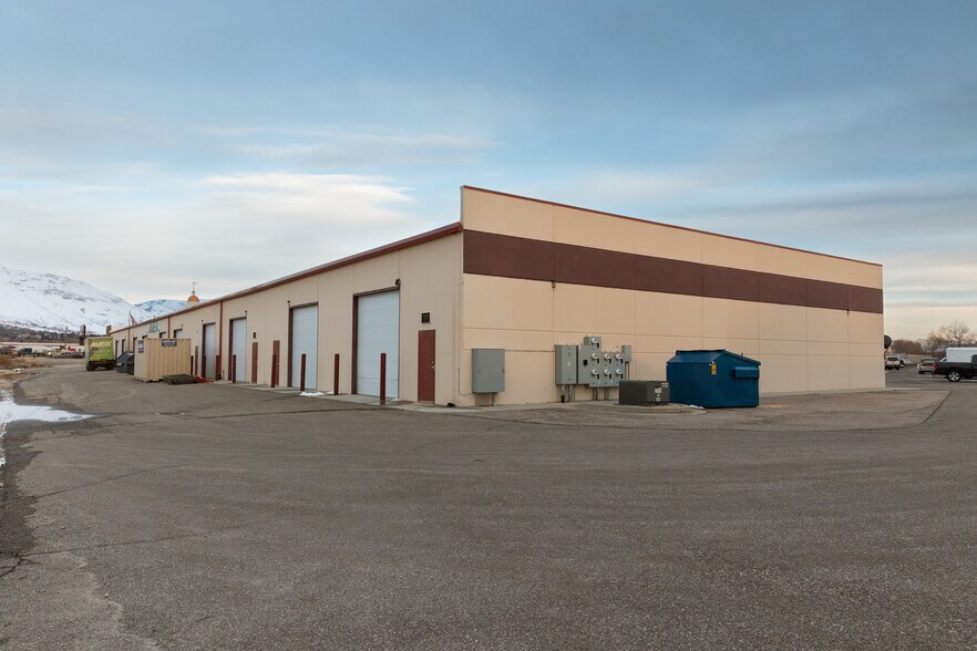 More Photos Of 3677 N 2000 W, Ogden Light Manufacturing For Lease