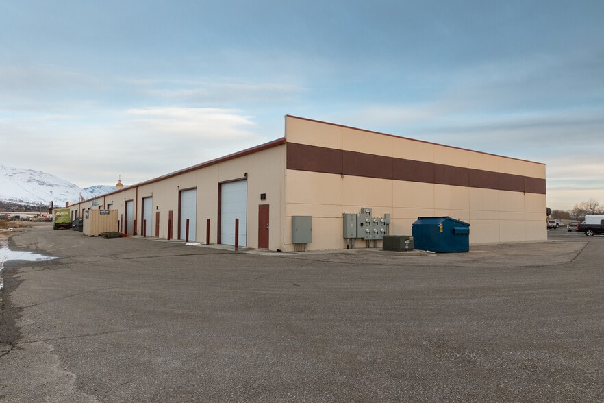 More Photos Of 3677 N 2000 W, Ogden Light Manufacturing For Sale