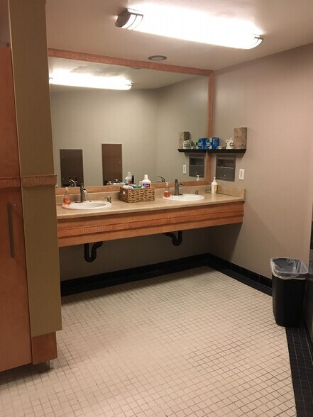 More Photos Of 3599 Cahuenga Blvd W, Los Angeles Office For Lease