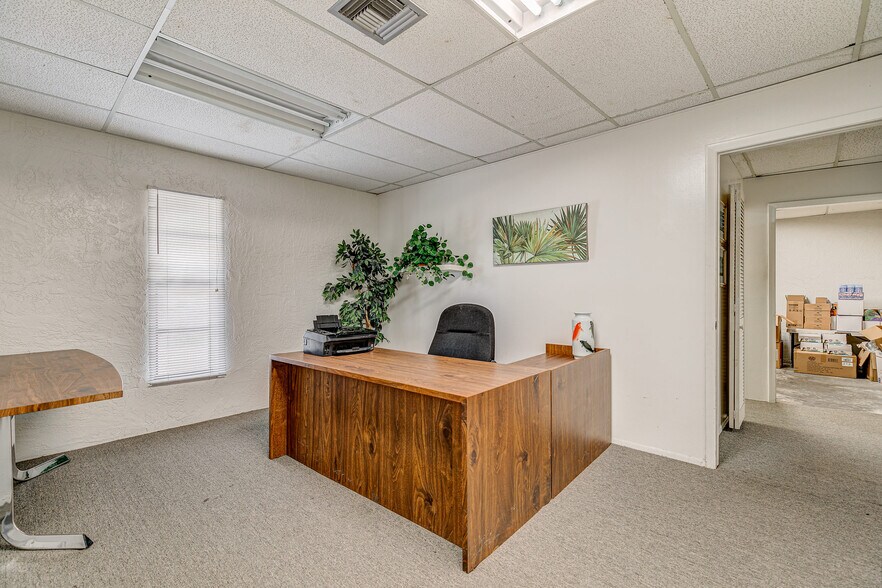 More Photos Of 689 4th St NW, Largo Manufacturing For Sale