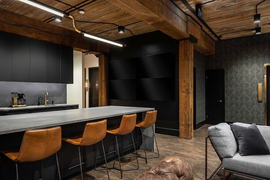 More Photos Of 191-195 Alexander St, Vancouver Office For Sale