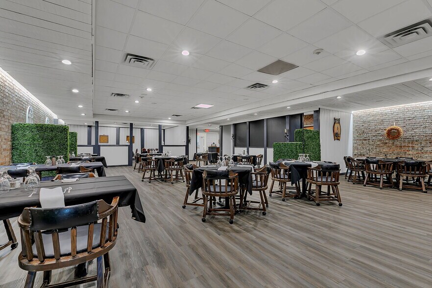 More Photos Of 200 E State 28 Hwy, Morris Hospitality For Sale