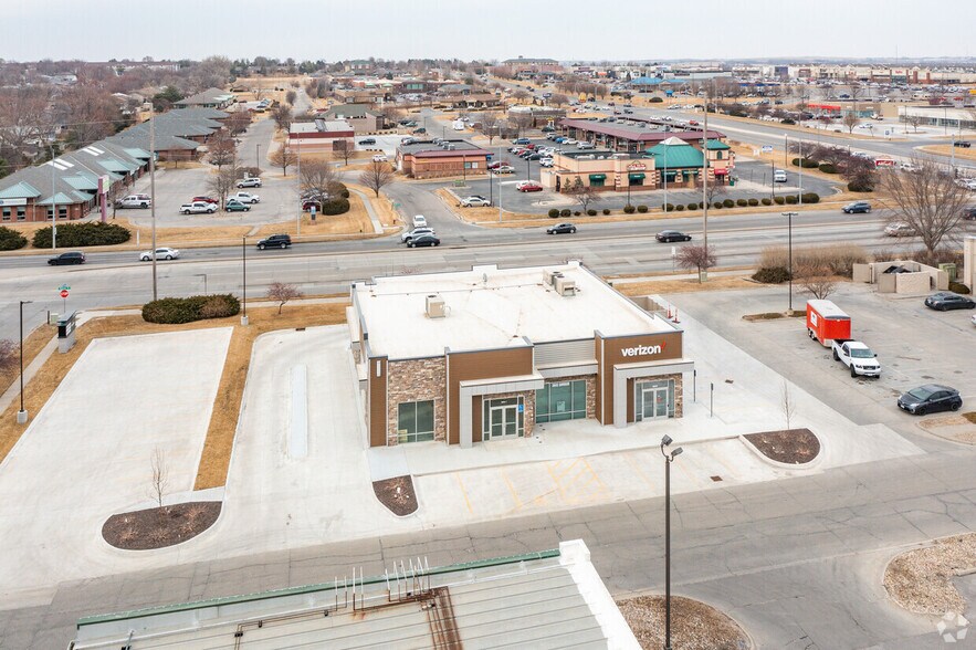 More Photos Of 2603 Superior St, Lincoln General Retail For Lease