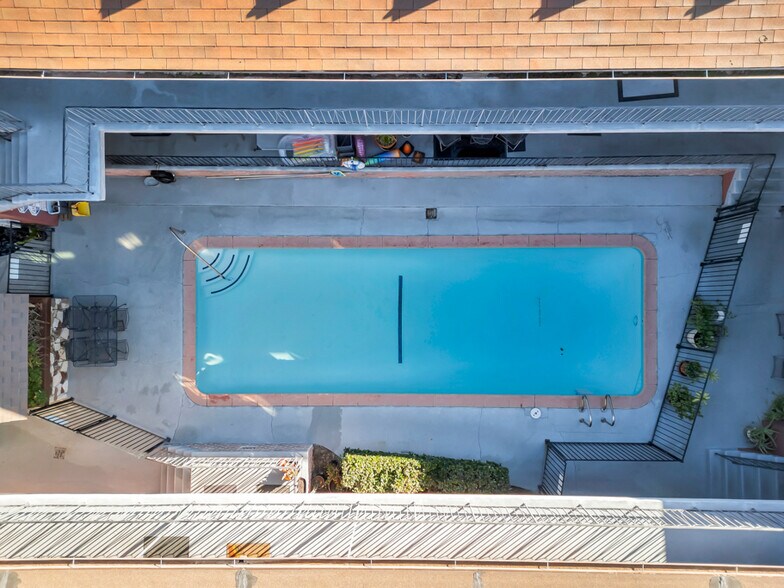 More Photos Of 7236 Fountain Ave, West Hollywood Apartments For Sale