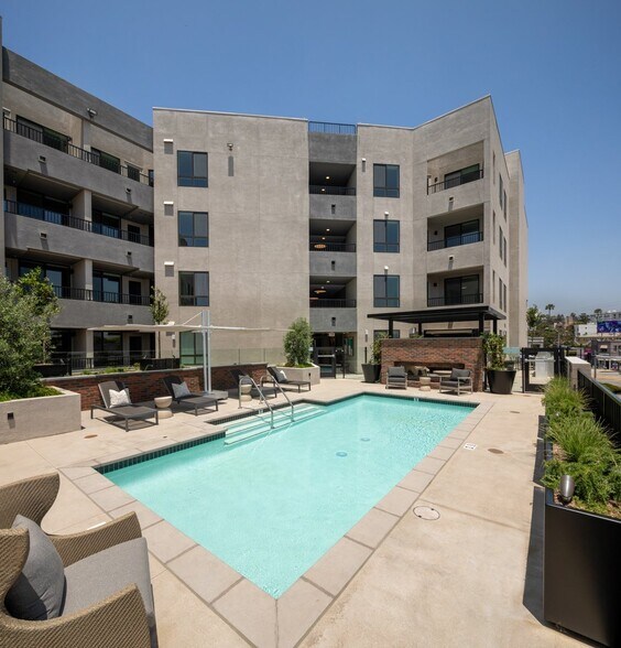 More Photos Of 7520-7566 W Sunset Blvd, Los Angeles Apartments For Lease