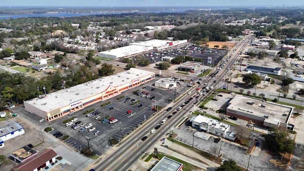 More Photos Of 2404 Pass Rd, Biloxi Freestanding For Lease