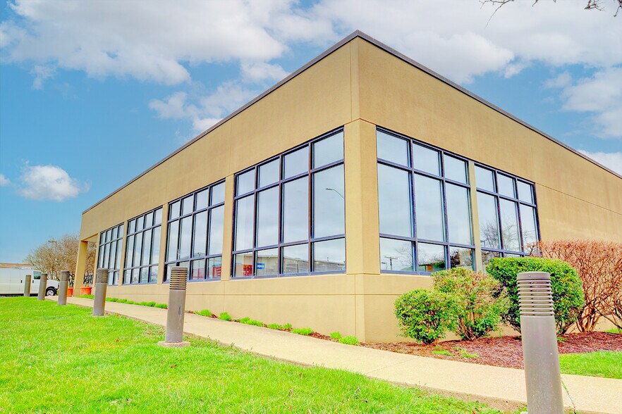 More Photos Of 102 Bypass Plaza Dr, Frankfort Warehouse For Sale