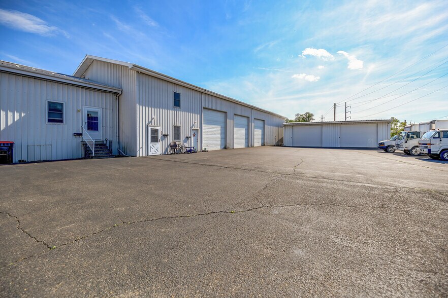 More Photos Of 820 Railroad St, Bloomsburg Warehouse For Sale