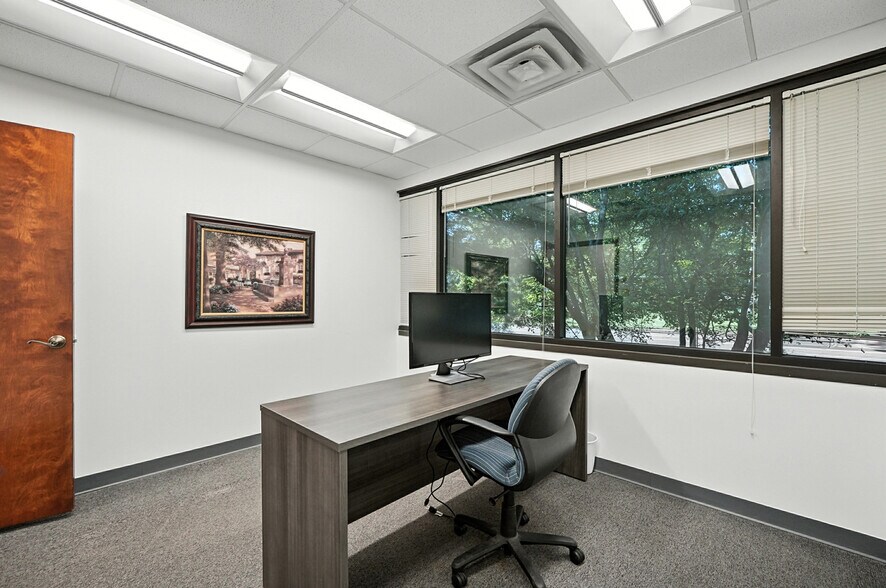 More Photos Of 5636 Bridgetown Rd, Cincinnati Medical For Sale