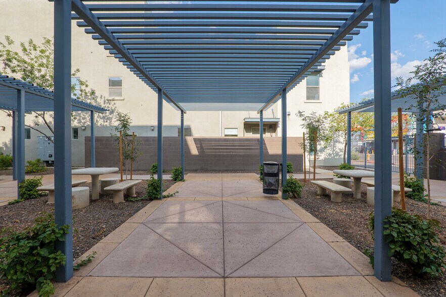 More Photos Of 610 E Roosevelt St, Phoenix Storefront Retail Residential For Sale
