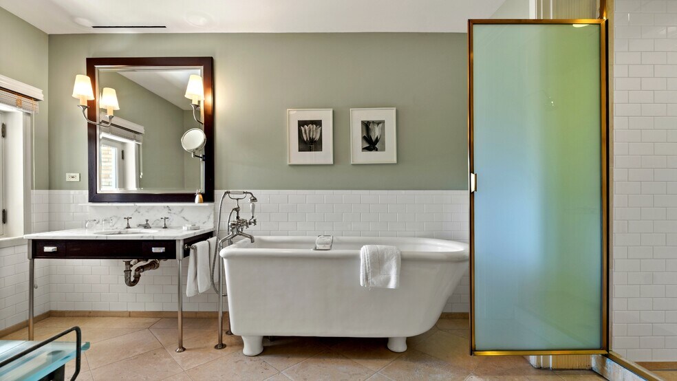 More Photos Of 11 Hawthorne Rd, Lenox Hotel For Sale