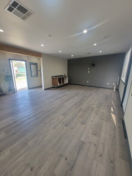 More Photos Of 2965 Santa Fe Ave, Long Beach Freestanding For Lease