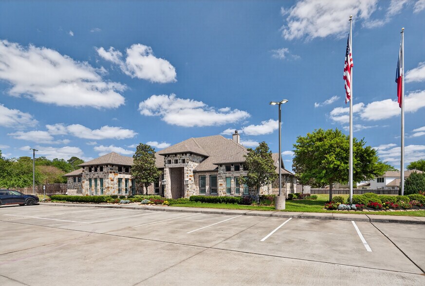 More Photos Of 32400 SH 249, Pinehurst Office For Lease