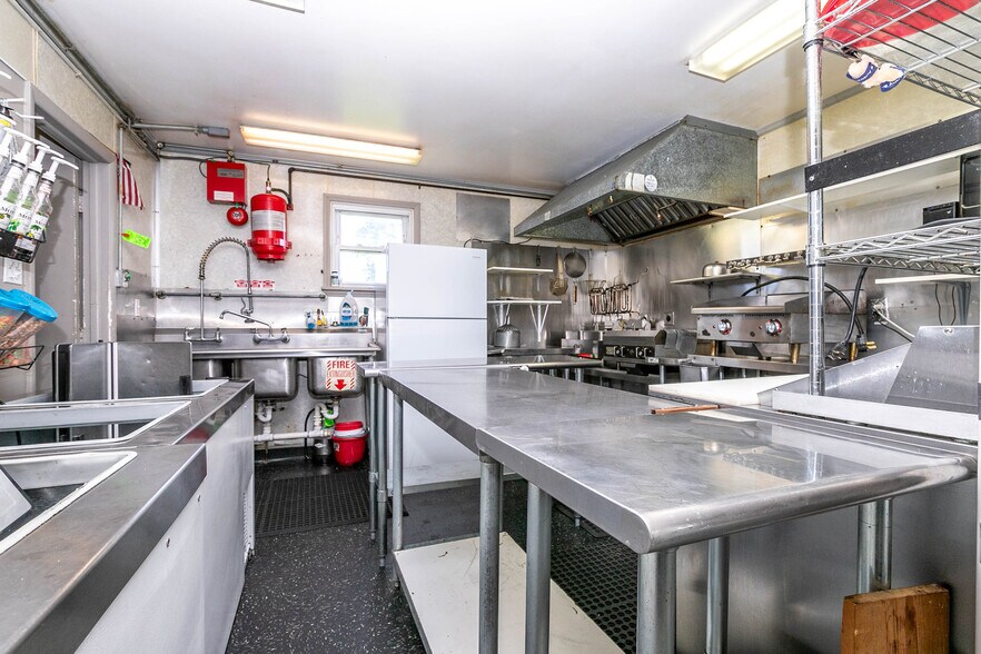 More Photos Of 961 E High St, Hicksville Restaurant For Sale