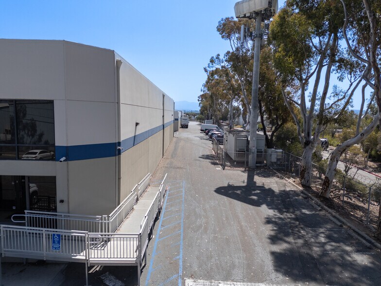 More Photos Of 775 Anita St, Chula Vista Distribution For Lease