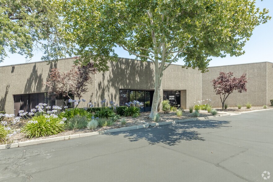 More Photos Of 10151 Croydon Way, Sacramento Unknown For Lease