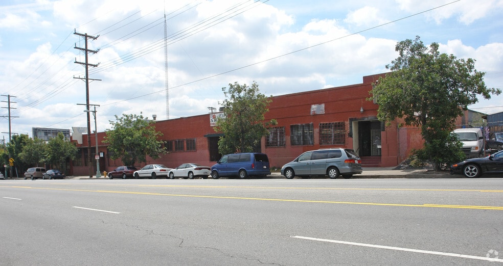 More Photos Of 3232 E Olympic Blvd, Los Angeles Warehouse For Lease