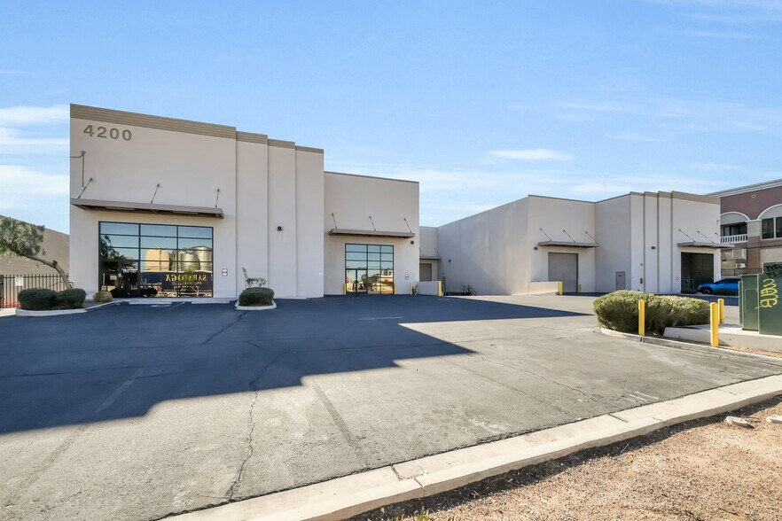 More Photos Of 4200 Pioneer Ave, Las Vegas Warehouse For Sale