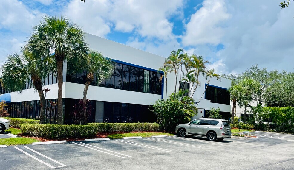 More Photos Of 3500 Gateway Dr, Pompano Beach Office For Lease