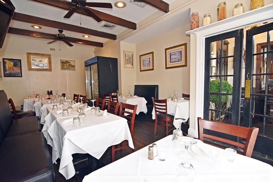 More Photos Of 305 S Washington St, Alexandria Restaurant For Lease