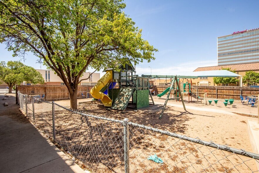 More Photos Of 1500 14th St, Lubbock Religious Facility For Sale