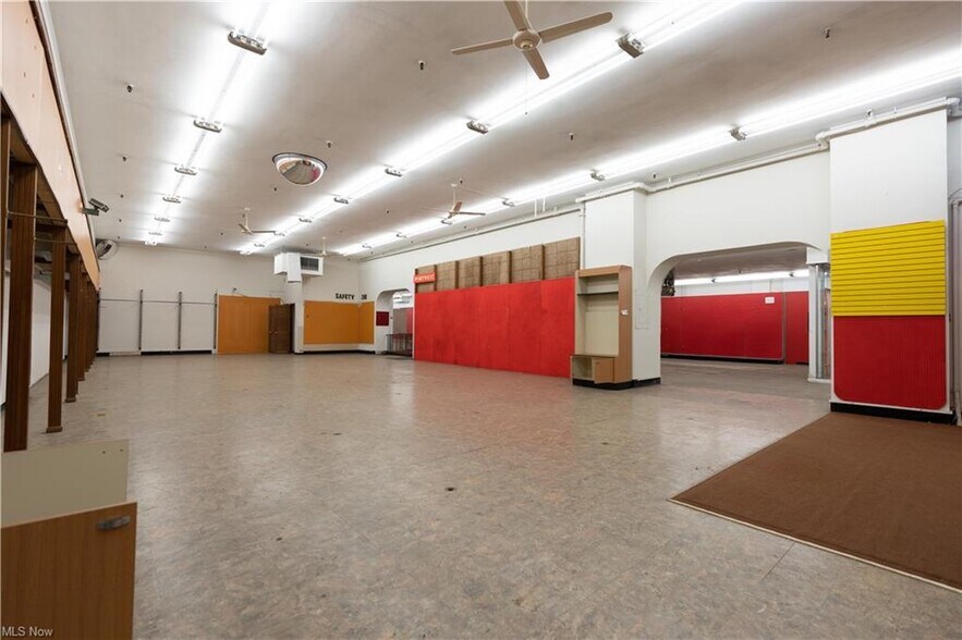 More Photos Of 314 Cherry Ave SE, Canton Warehouse For Sale