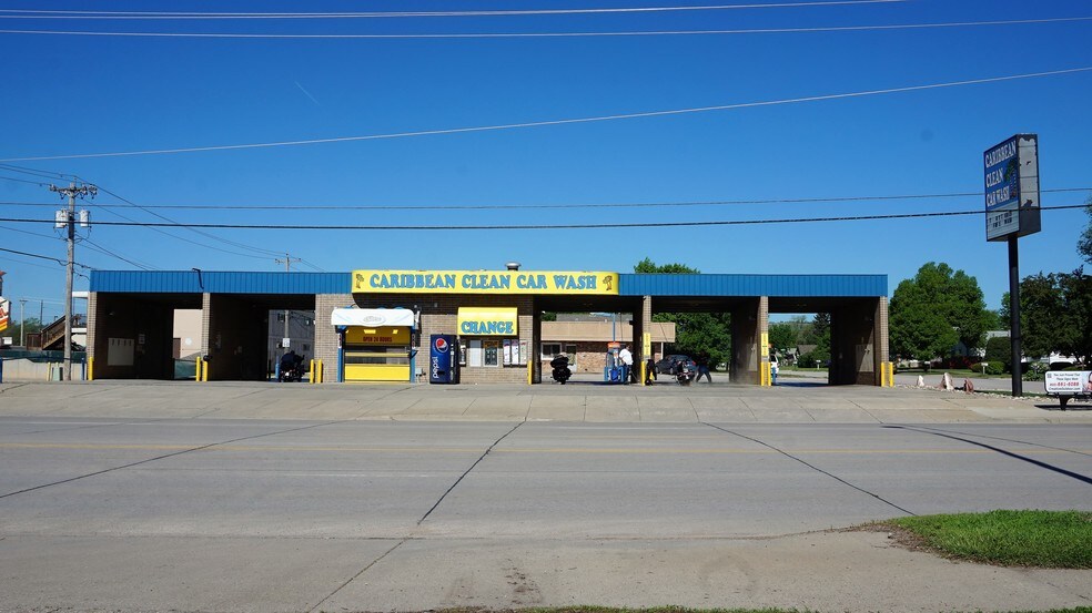 Primary Photo Of 623 N Lacrosse St, Rapid City Carwash For Sale
