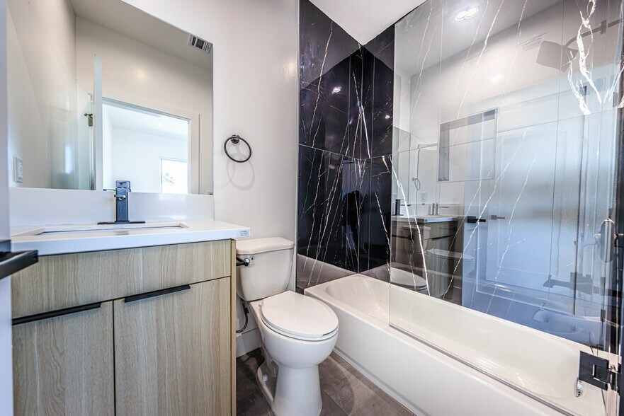 More Photos Of 2424 S West View St, Los Angeles Multifamily For Sale