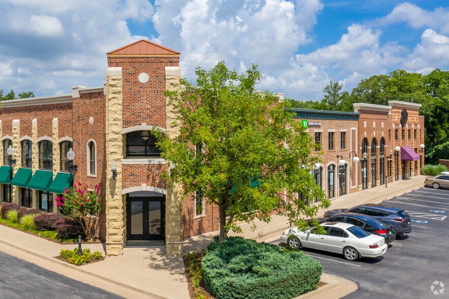 More Photos Of 1489 E 15th St, Edmond Unknown For Lease