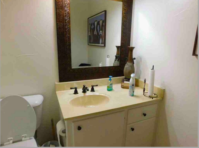 More Photos Of 711 N Jefferson Ave, Mount Pleasant Medical For Lease