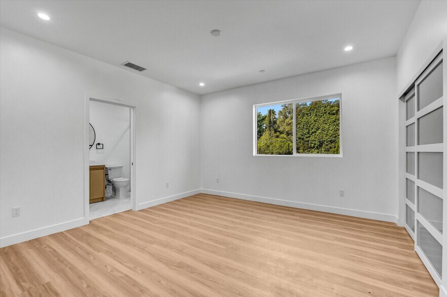 More Photos Of 7322 Newcastle Ave, Reseda Apartments For Sale