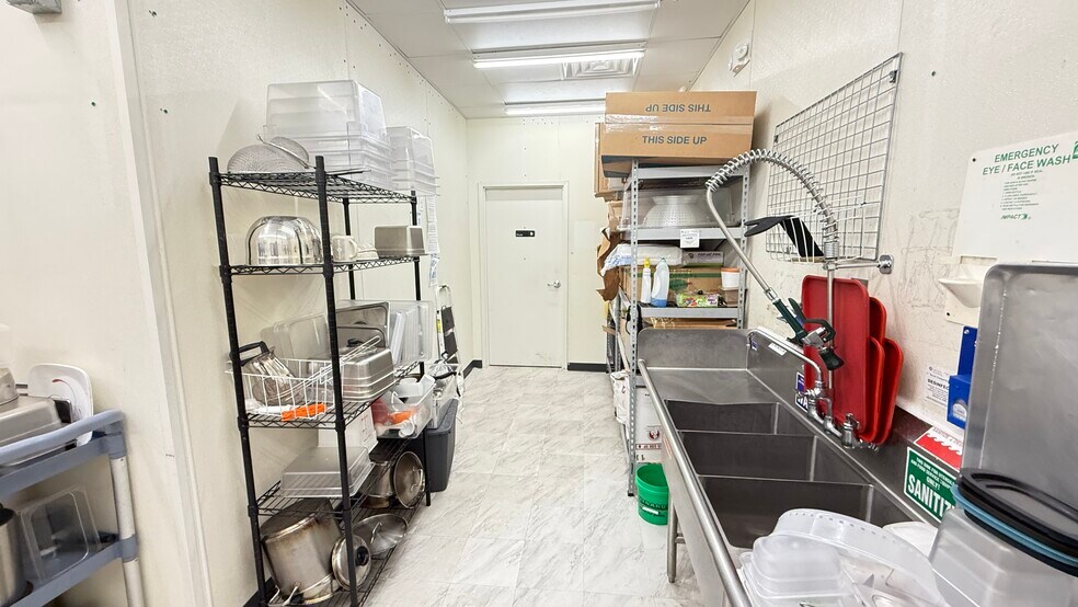 More Photos Of 1276-1280 N Route 83, Grayslake Unknown For Lease