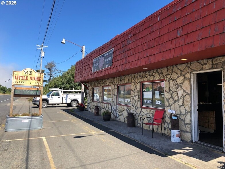 More Photos Of 1720 N Hwy 101, Rockaway Beach Storefront For Sale