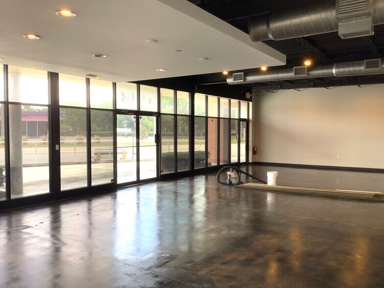More Photos Of 3304-3316 Beach Blvd, Jacksonville Storefront Retail Office For Lease