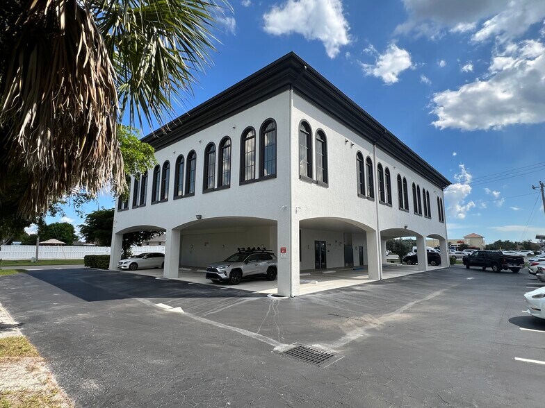 More Photos Of 2534 SE Santa Barbara Pl, Cape Coral Medical For Sale