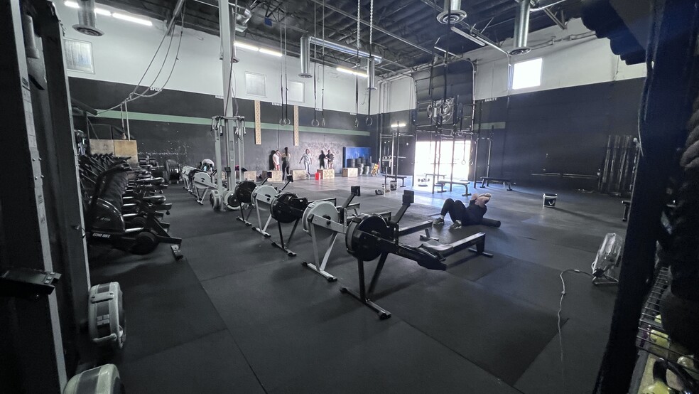 More Photos Of 9299 W Olive Ave, Peoria Showroom For Sale