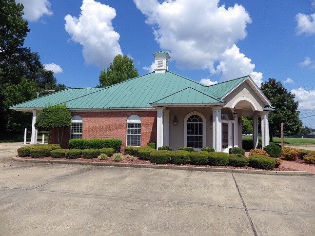 More Photos Of 1149 E Church Hill Rd, West Point Freestanding For Lease