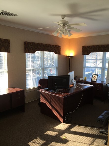 More Photos Of 5816 Creedmoor Rd, Raleigh Office For Lease