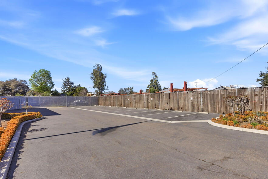More Photos Of 225 Demeter St, Palo Alto Office Residential For Lease