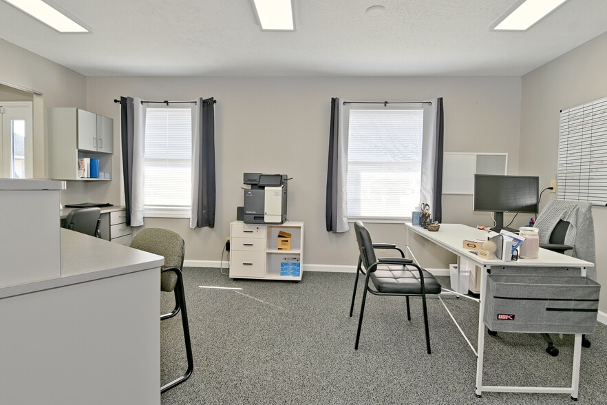 More Photos Of 1030 E Morgan St, Martinsville Office For Sale