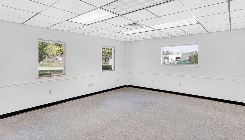 More Photos Of 6 Four Coins Dr, Canonsburg Light Distribution For Lease