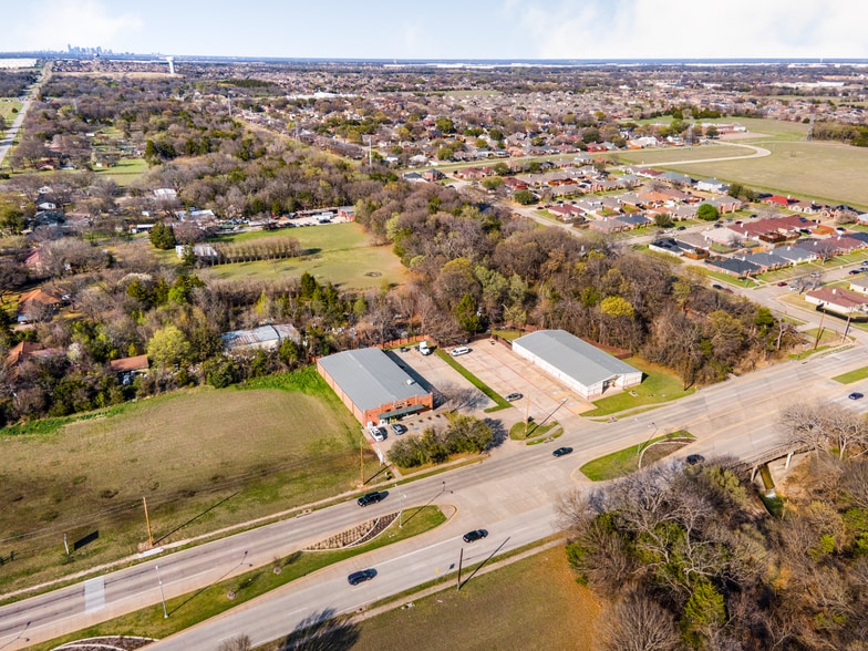 More Photos Of 2253 W Belt Line Rd, Lancaster Freestanding For Sale