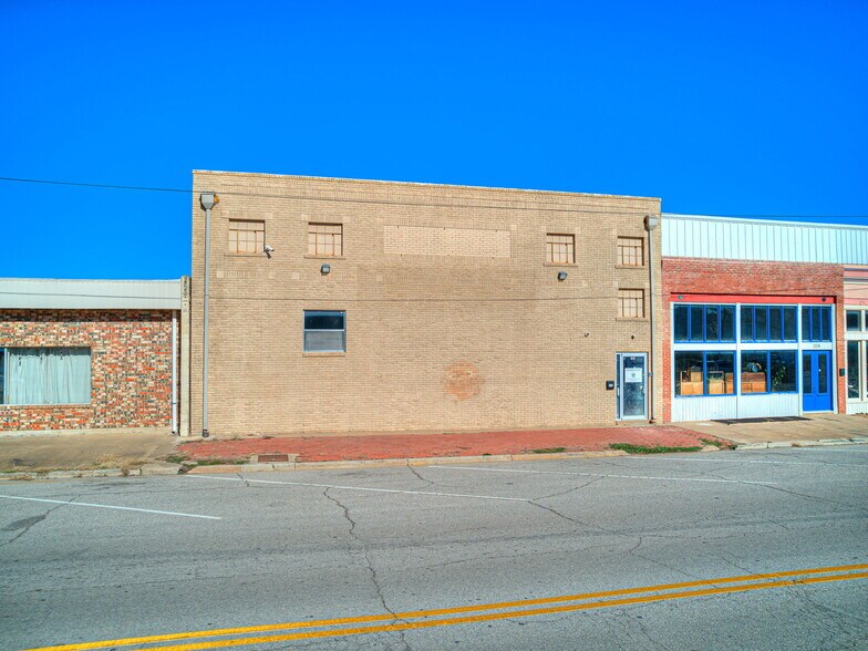 Primary Photo Of 212 W Main St, Shawnee Storefront Retail Office For Lease