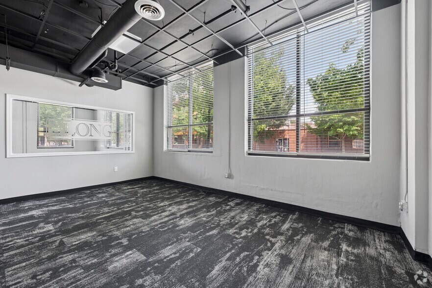 More Photos Of 300 N 5th St, Lafayette Apartments For Lease