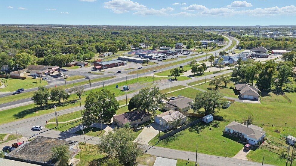 More Photos Of 601 S Cherokee St, Catoosa Office For Sale