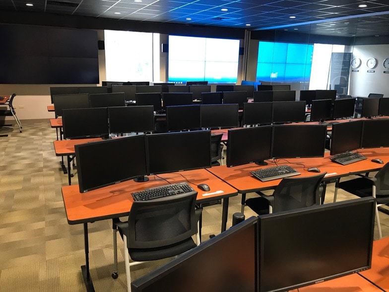 More Photos Of 8030 Arrowridge Blvd, Charlotte Office For Sale