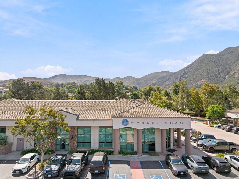 More Photos Of 815 Camarillo Springs Rd, Camarillo Office For Sale